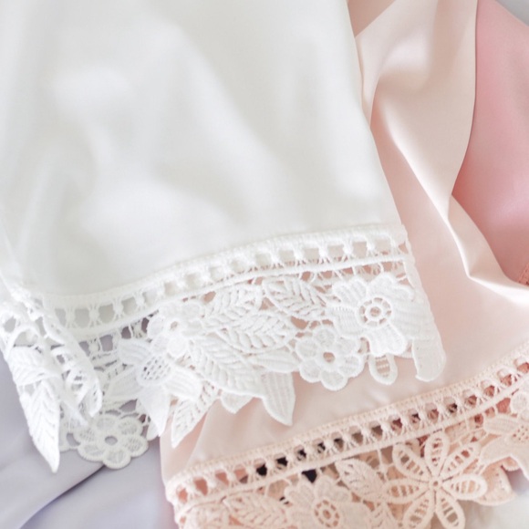 NEW! Satin Pink Robe - Picture 10 of 11